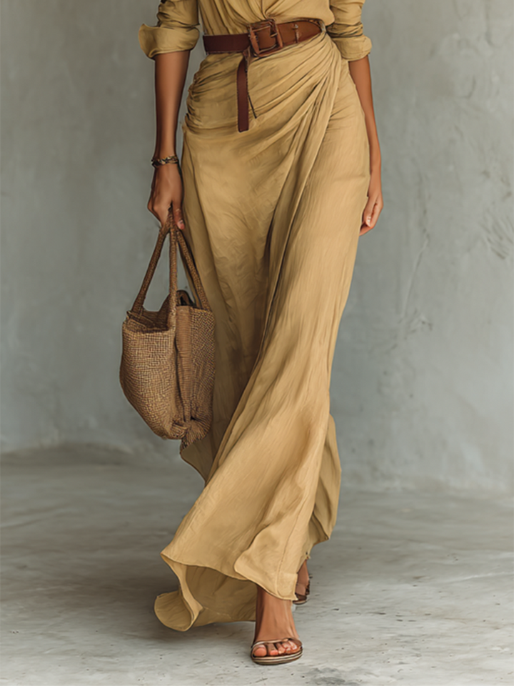 Elegant maxi dress with a lapel collar and long sleeves